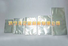 双层真空袋包装（外有纸箱包装）